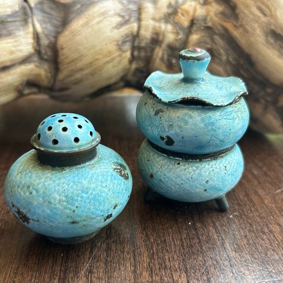 Set of Vintage Chinese Mini Cloisonne Stacked Salt Pepper Shaker Cellars - Picture 4 of 11